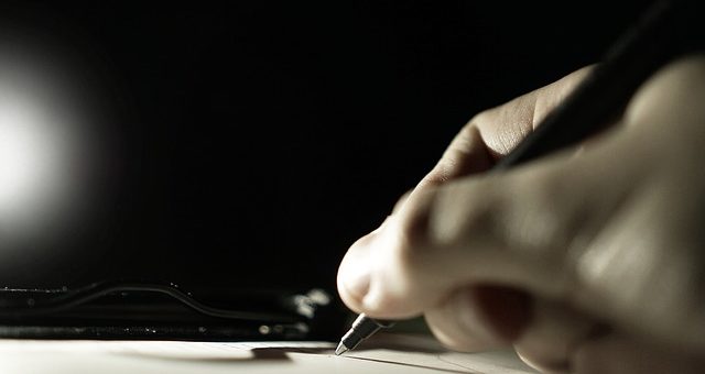 Ein Testament muss immer handschriftlich verfasst werden (Quelle: pixabay/fill)